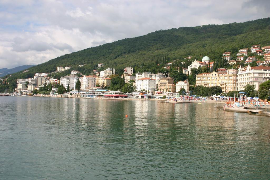 Apartment Vivoda Opatija Buitenkant foto