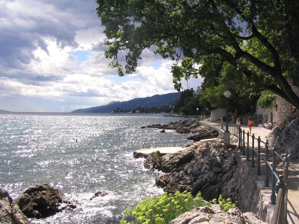 Apartment Vivoda Opatija Buitenkant foto